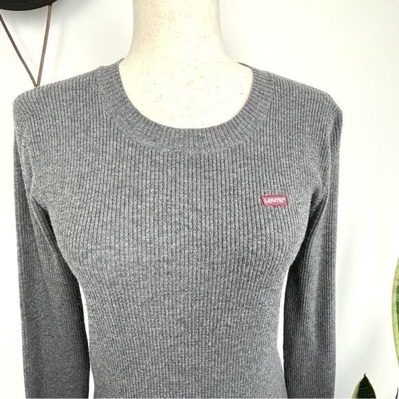Levi Long Sleeve Heavyweight Ribbed Sweater. Grey Red Tab. Small - Picture 2 of 7
